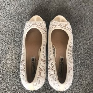 American Eagle Wedge cream 8